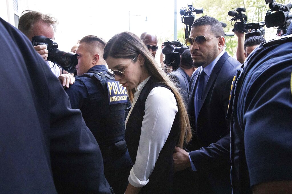 Poco antes de ser sentenciado, Guzmán le dijo al juez de distrito Brian Cogan que se le negó un juicio justo. AP