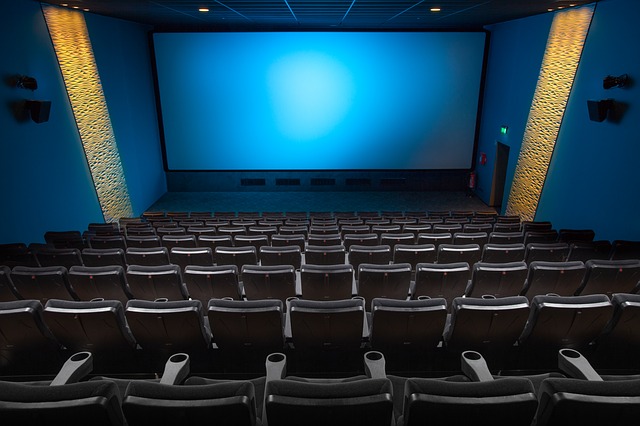 No dejes de ir al cine por el precio del boleto.(Pixabay)