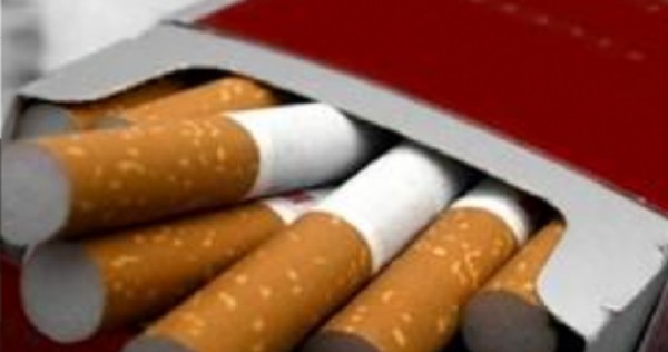 Hombre aparece en cajetilla de cigarros sin autorización. / (Especial)