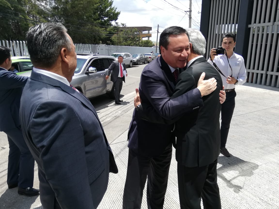 Miguel Ángel Osorio Chong en su visita al Consejo Coordinador Empresarial de Hidalgo. (Elizabeth Hernández)