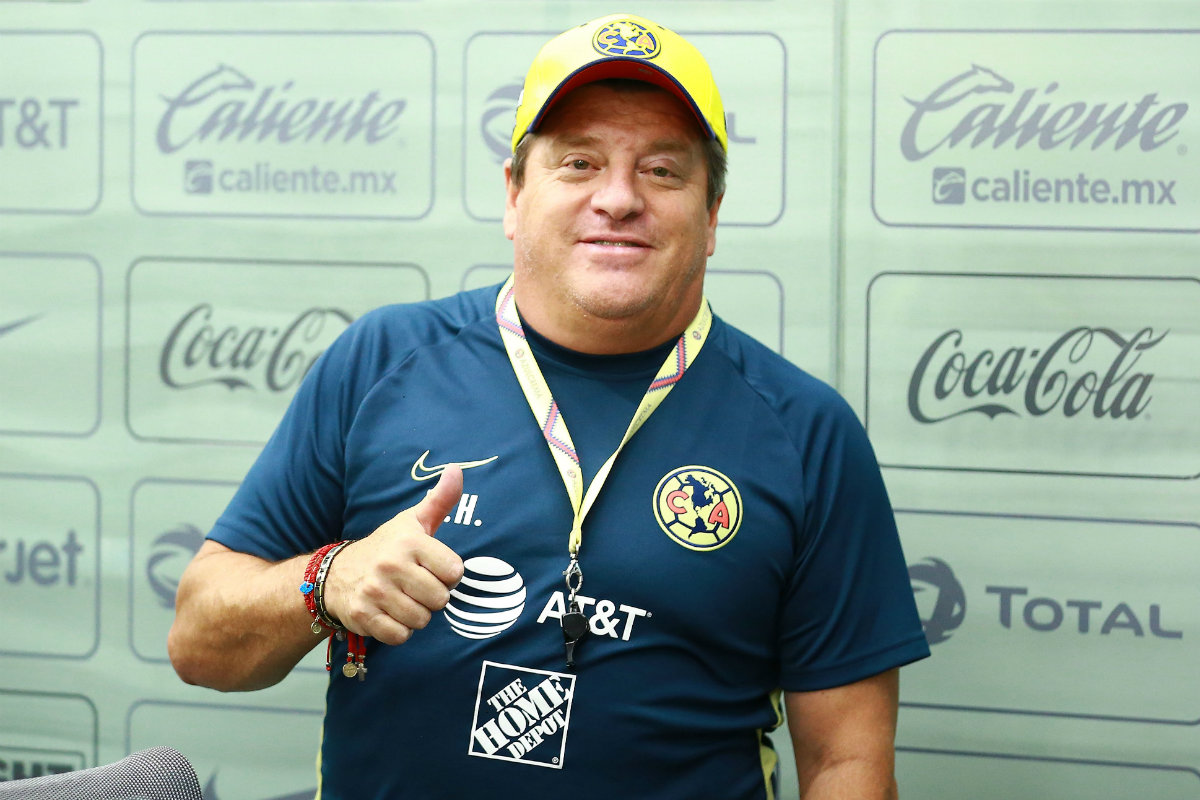 Miguel Herrera, director técnico de América, en conferencia de prensa (Imago7)