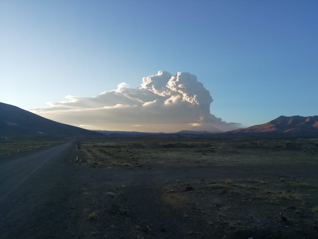 El nivel de alerta naranja que solicita el IGP se da cuando las columnas eruptivas de un volcán sobrepasan el kilómetro de altura. @igp_peru