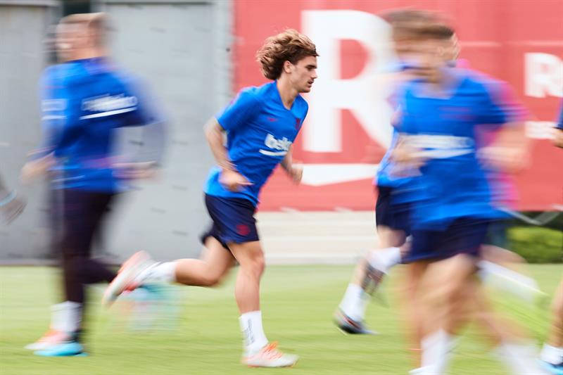 Antoine Griezmann durante el entrenamiento del Barcelona (EFE)