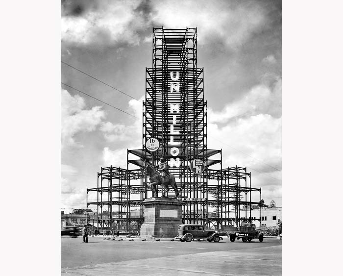 El edificio de la Lotería Nacional en proceso de construcción, septiembre de 1940. Manuel Ramos
