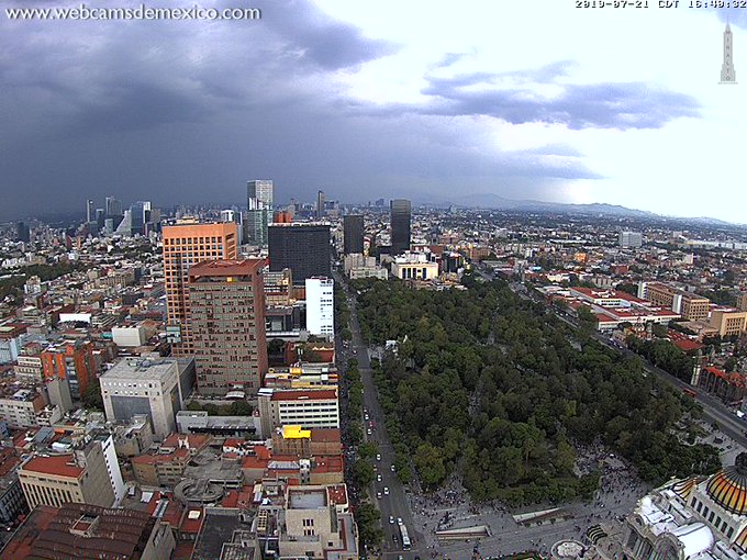 En las 16 alcaldías de la CdMx se activó la alerta naranja y amarilla por el pronóstico de granizo. (Tomado de @webcamsdemexico)