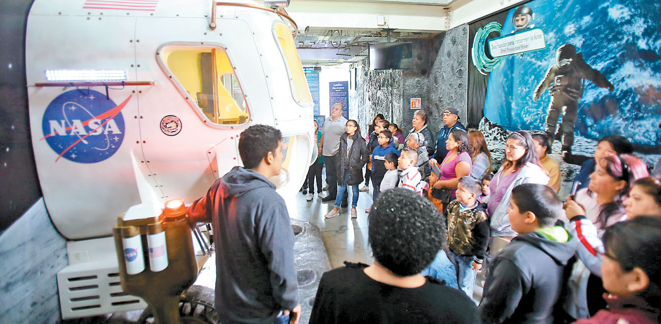 El público visitó algunas de las exhibiciones que se presentaron. (Juan Carlos Bautista)