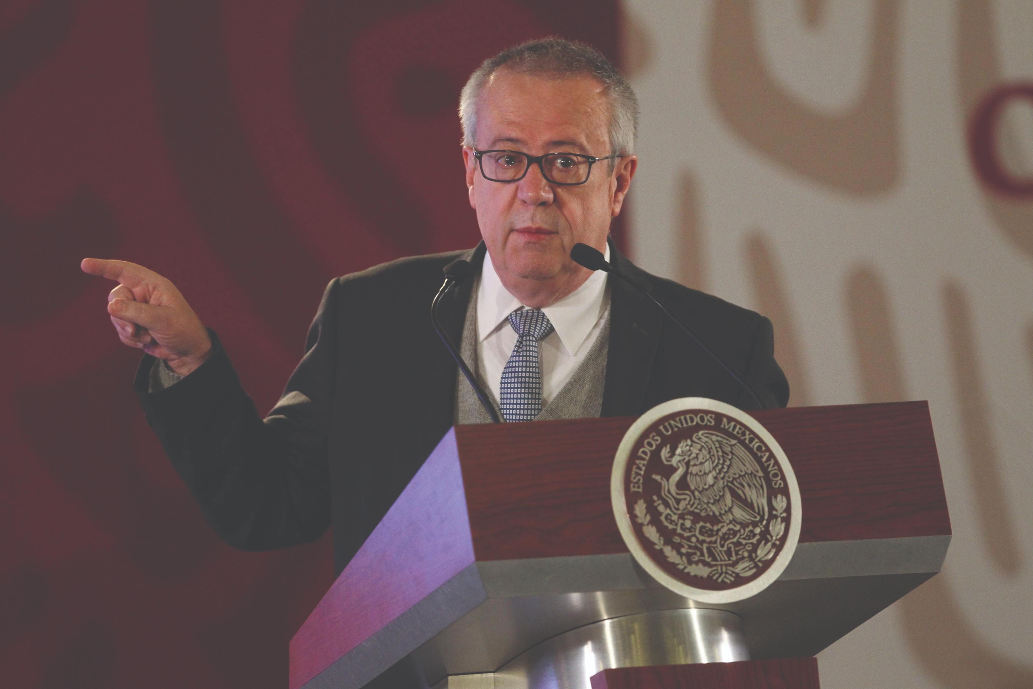 Las salidas de Carlos Urzúa, de la Secretaría de Hacienda, y Murat Cetinkaya, del banco central de Turquía, provocaron que el peso mexicano y la lira 