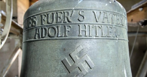En iglesia de Alemania encuentran campana con el nombre de Hitler y símbolo nazi./ (Especial)