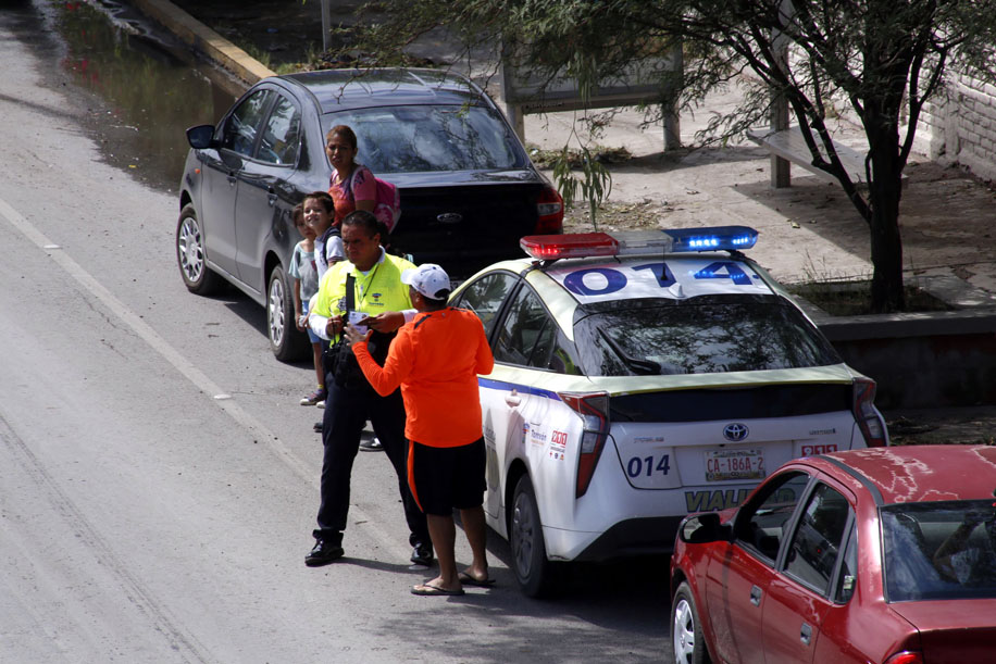 Recientemente se han incrementado los encuentros entre agentes y conductores. (Manuel Guadarrama)