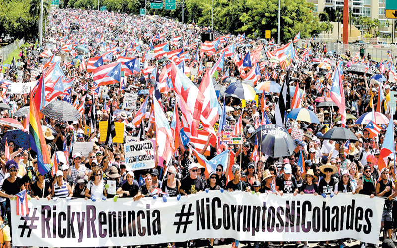 La principal avenida de San Juan lució repleta en el décimo día de manifestaciones. (AP)