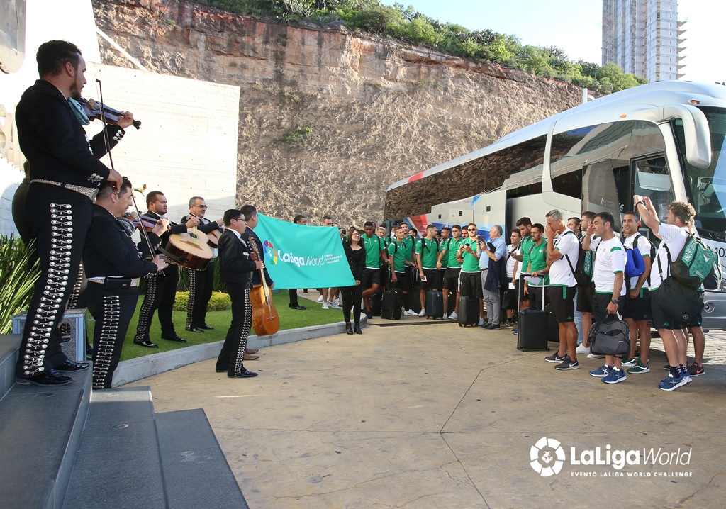 El Real Betis ya se encuentra en México para enfrentar a Querétaro y Puebla (LaLiga World)