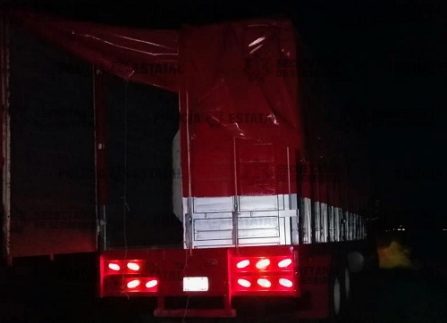 Se localizó un camión abandonado. (Especial)