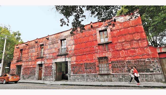 La mansión del siglo XVI, que presenta grietas de más dos centímetros de ancho y paredes que se desmoronan, ha sido afectada por los sismos. Nelly Sal