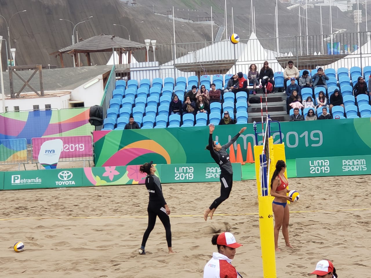 México debutó en el Voleibol de playa en Lima (@CONADE)