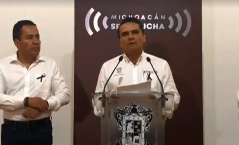 Silvano Aureoles, el gobernador de Michoacán ofrece conferencia de prensa por helicóptero caído. (Captura)