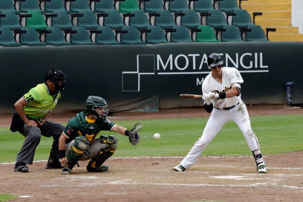 Bravos de León se llevan la serie ante Pericos (Agencia Enfoque)