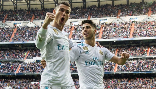 Cristiano Ronaldo y Marco Asensio (EFE)