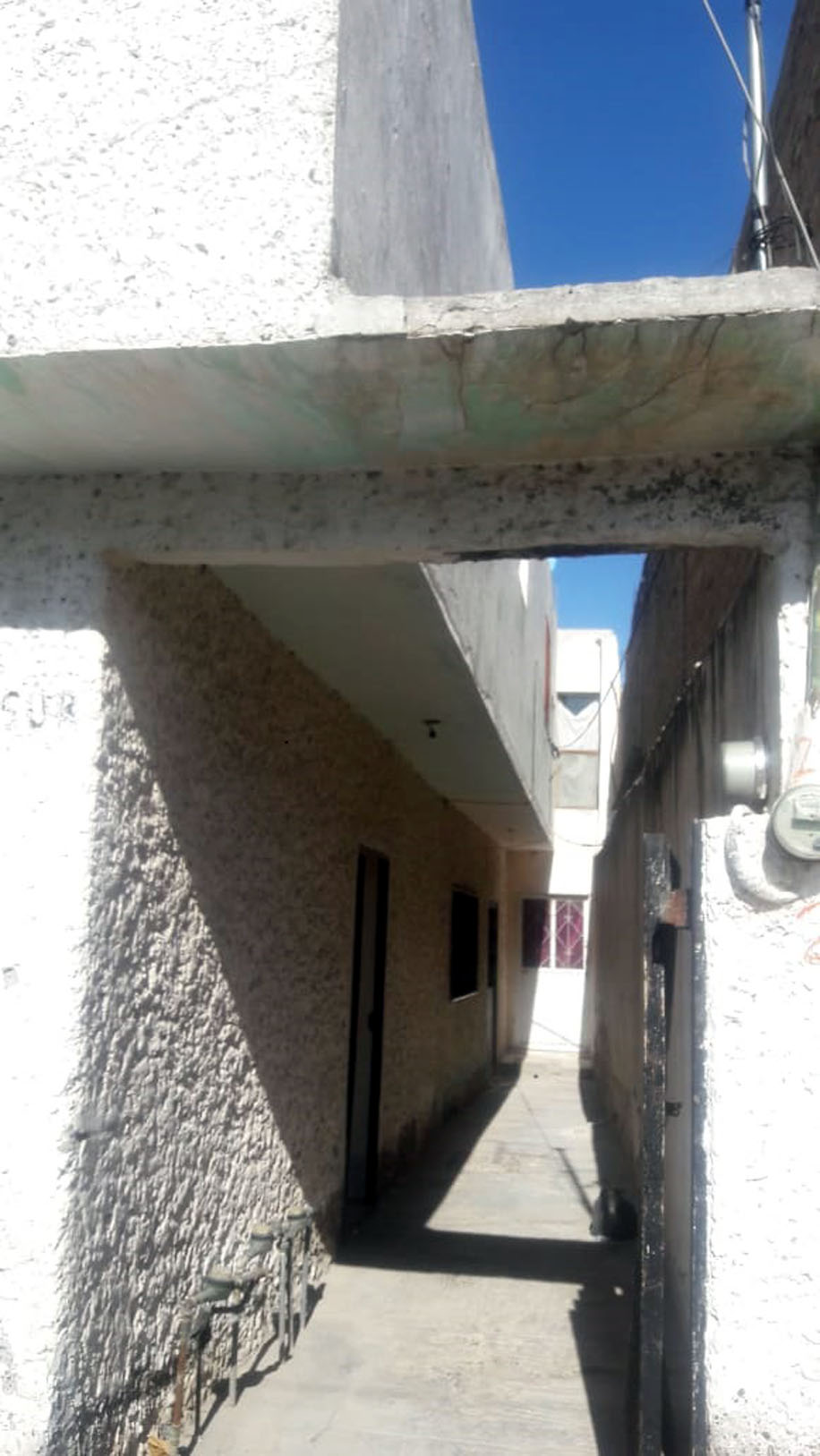 El cuerpo del hombre mayor fue depositado en las instalaciones de la Semefo. (Especial)