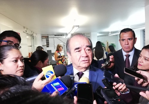 Se reunió con funcionarios de Finanzas. (Claudia Hidalgo)