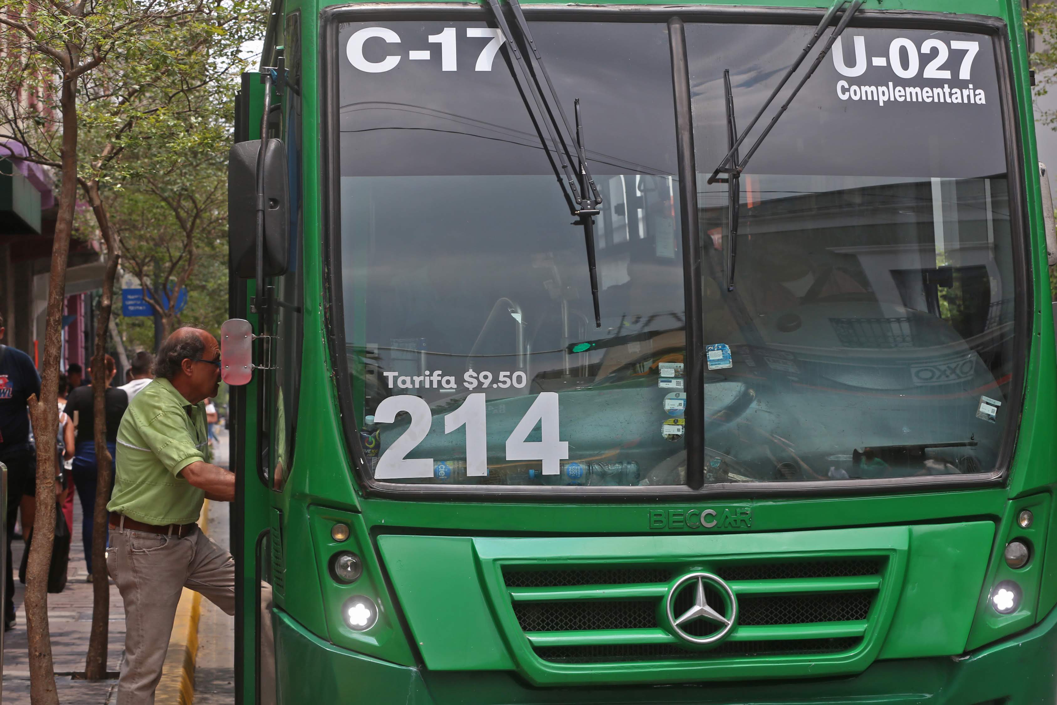 Sube tarifa de transporte público en Guadalajara (Fernando Carranza).