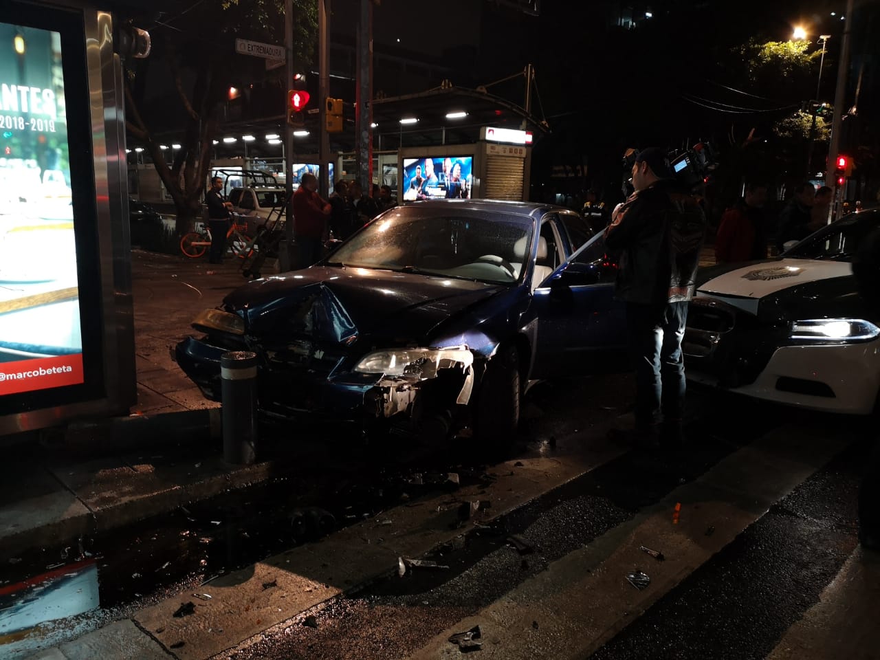Los sujetos emprendieron la fuga a bordo de un de un automóvil tipo Honda.