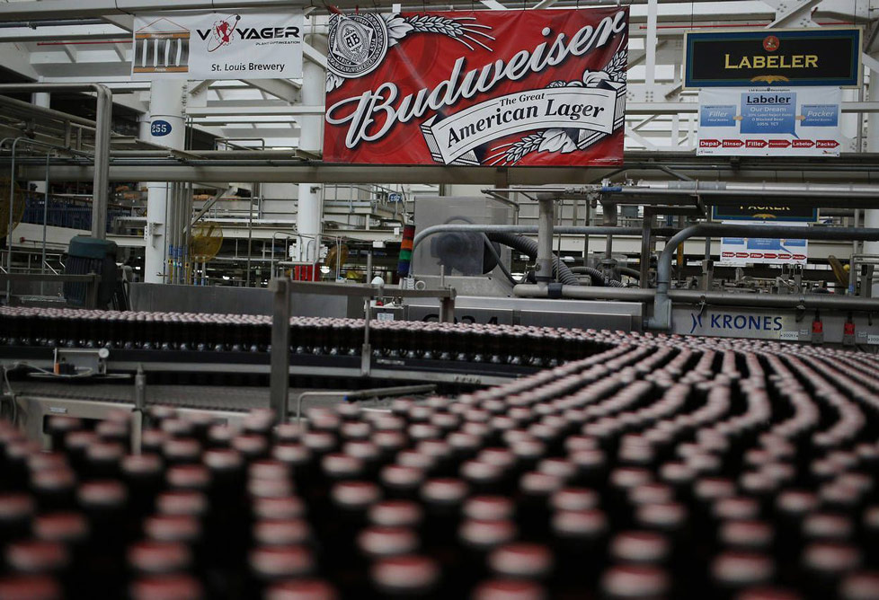AB InBev canceló la colocación en la Bolsa de su filial asiática, Budweiser (AP).
