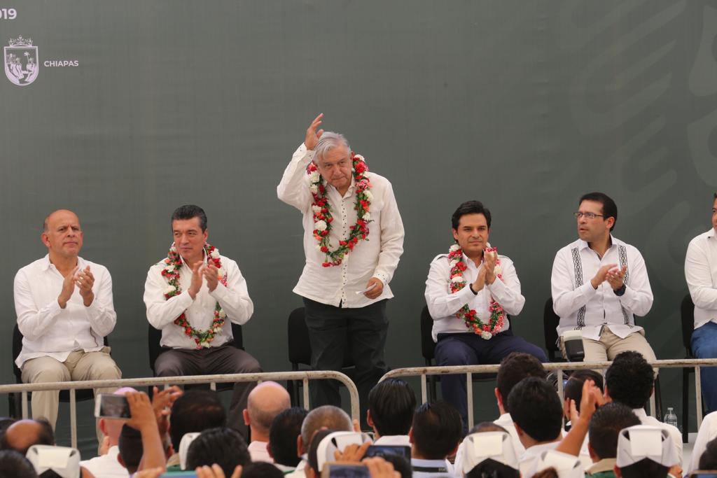AMLO inició una gira por hospitales de donde también visitará hospitales en municipios de Chiapas, Oaxaca y Veracruz/Jorge Carballo.