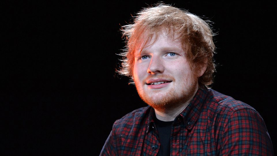 Ed Sheeran ganó 380 millones de euros en sus conciertos, mismos que gastó en casas (Especial).