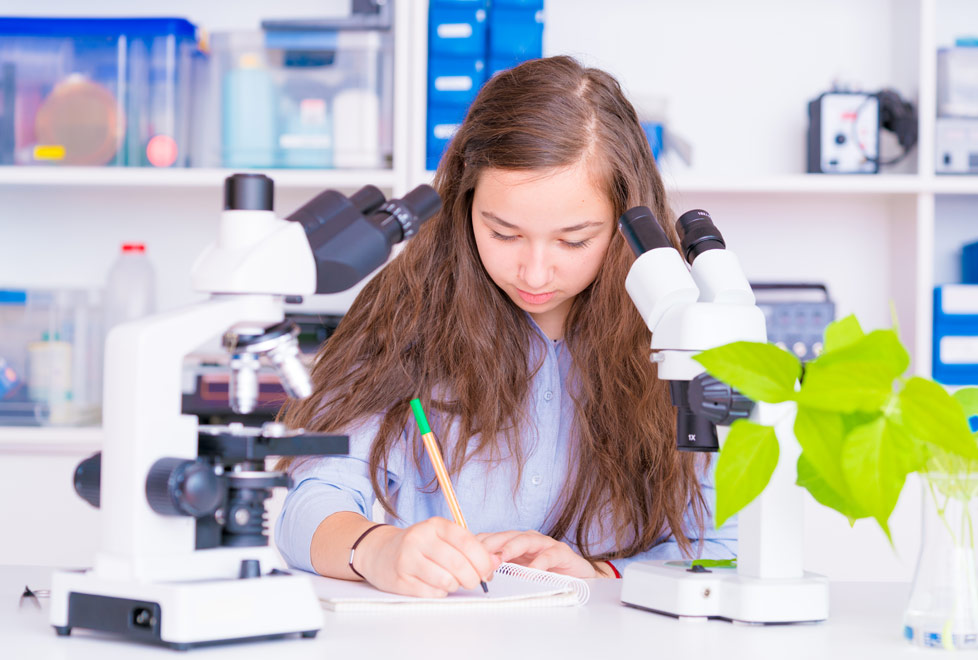 Jovenes en la ciencia.