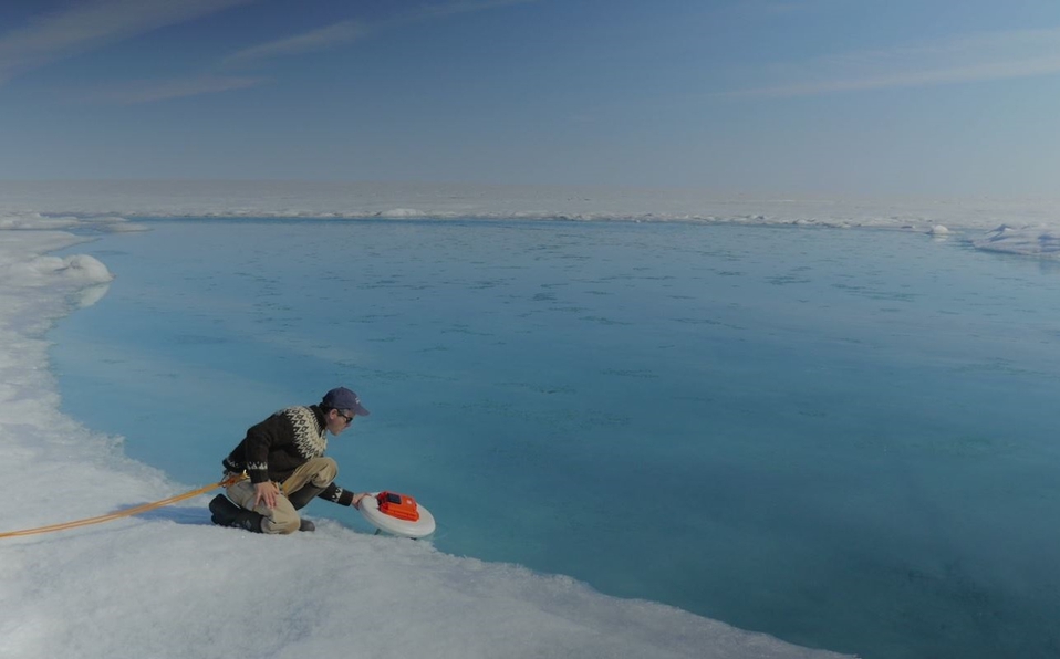 En el océano en torno al Polo Norte la capa de hielo actualmente se extiende a 7 mil 84 millones de kilómetros cuadrados. Archivo