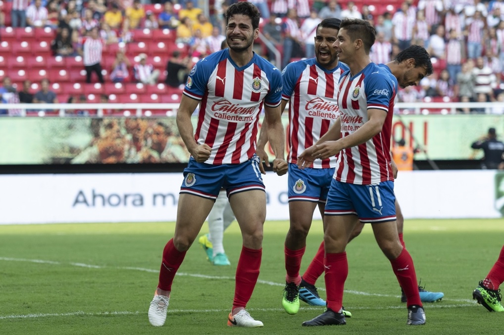 Anotnio Briseño adelantó a Chivas frente a Tigres (Mexsport)