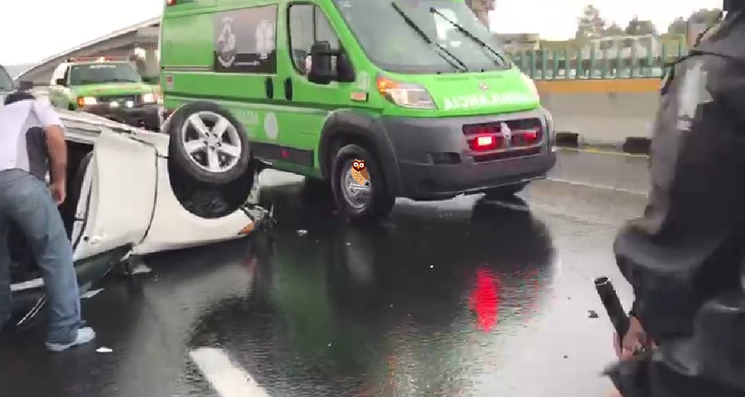 Las autoridades están en el sitio. (Especial)