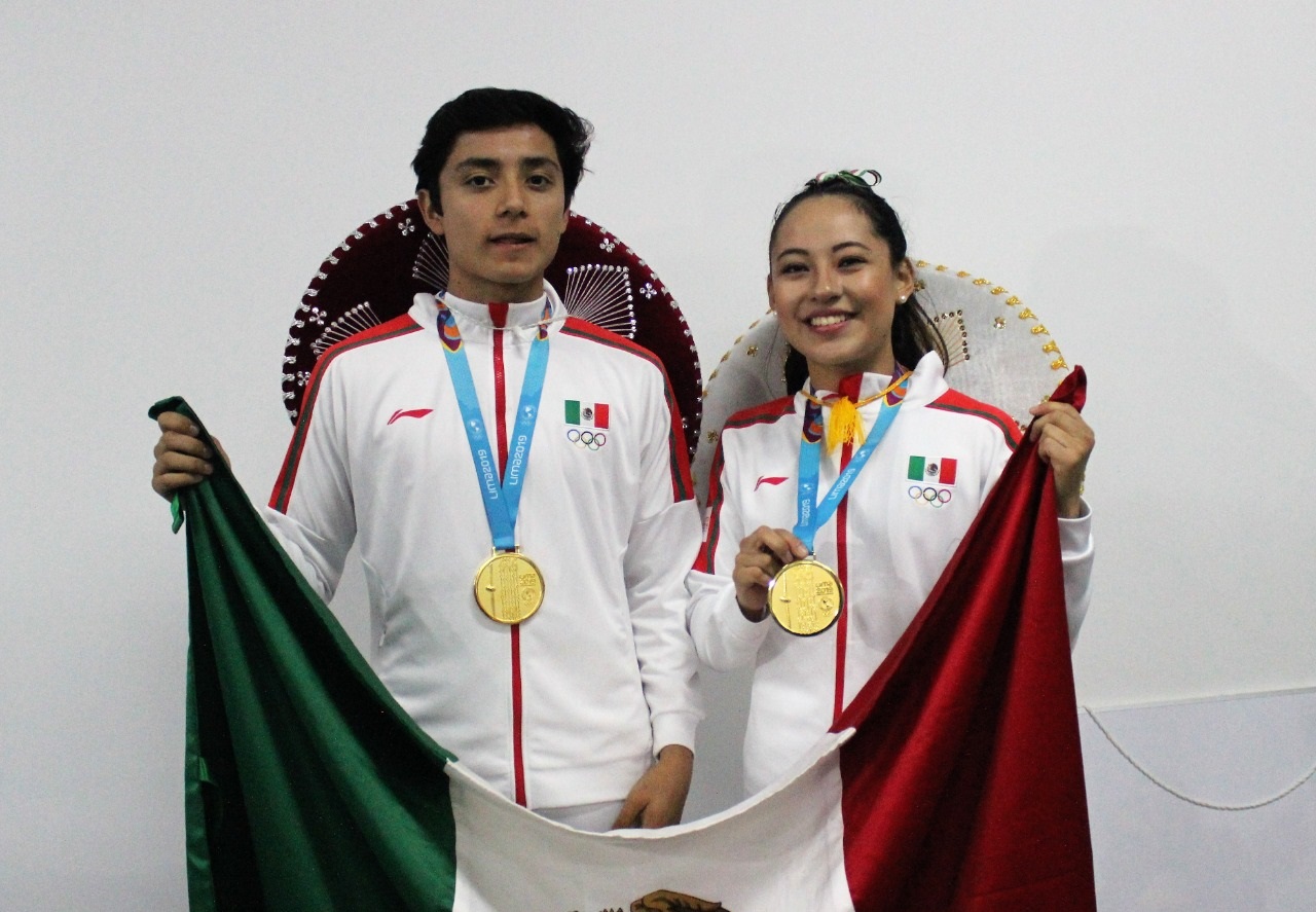 Leonardo Juárez y Ana Zulema Ibáñez ganaron la medalla de oro en taekwondo mixto poomsae.  (Tomada de Twitter | @CONADE)