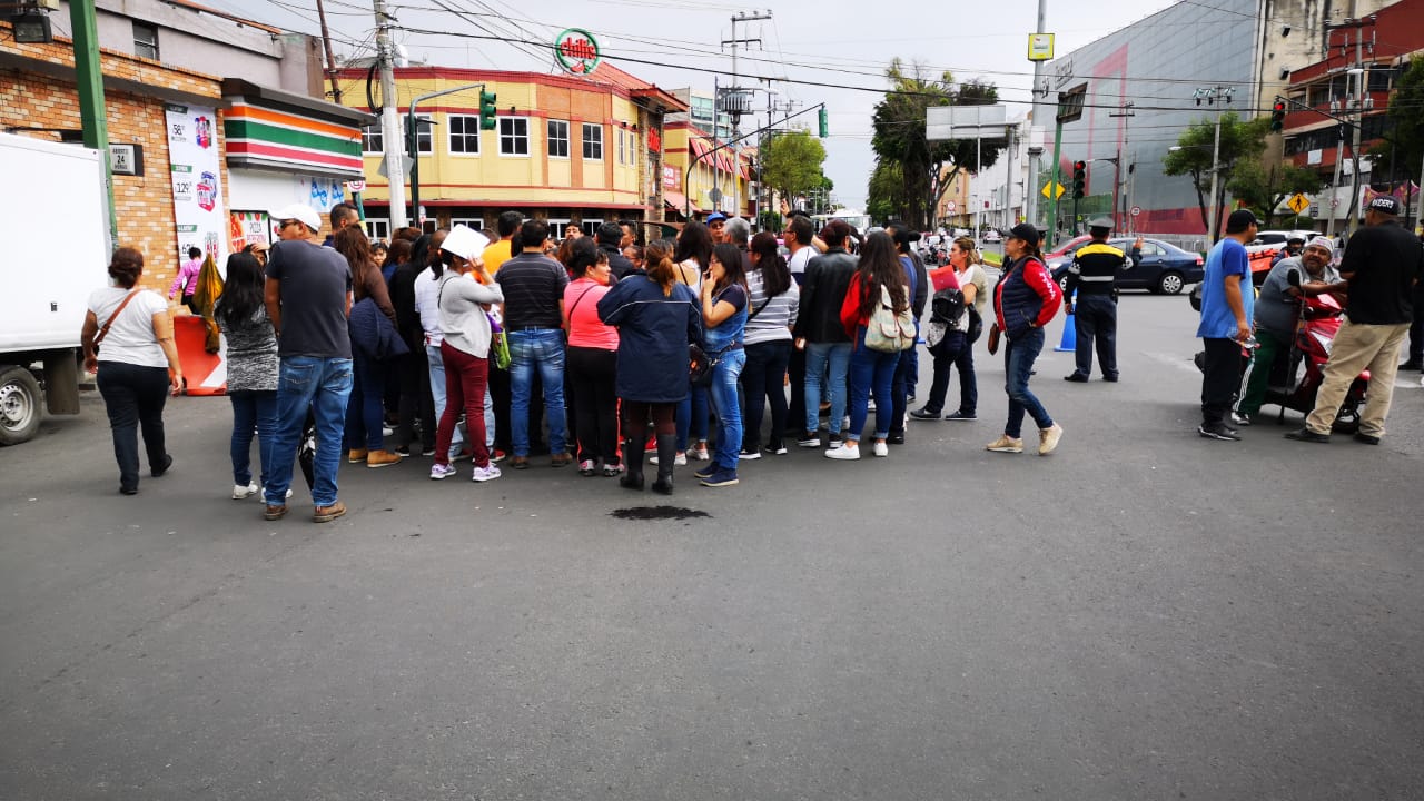 Bloqueo de padres de familia de aspirantes del IPN rechazados. (Gabriel Ortega)