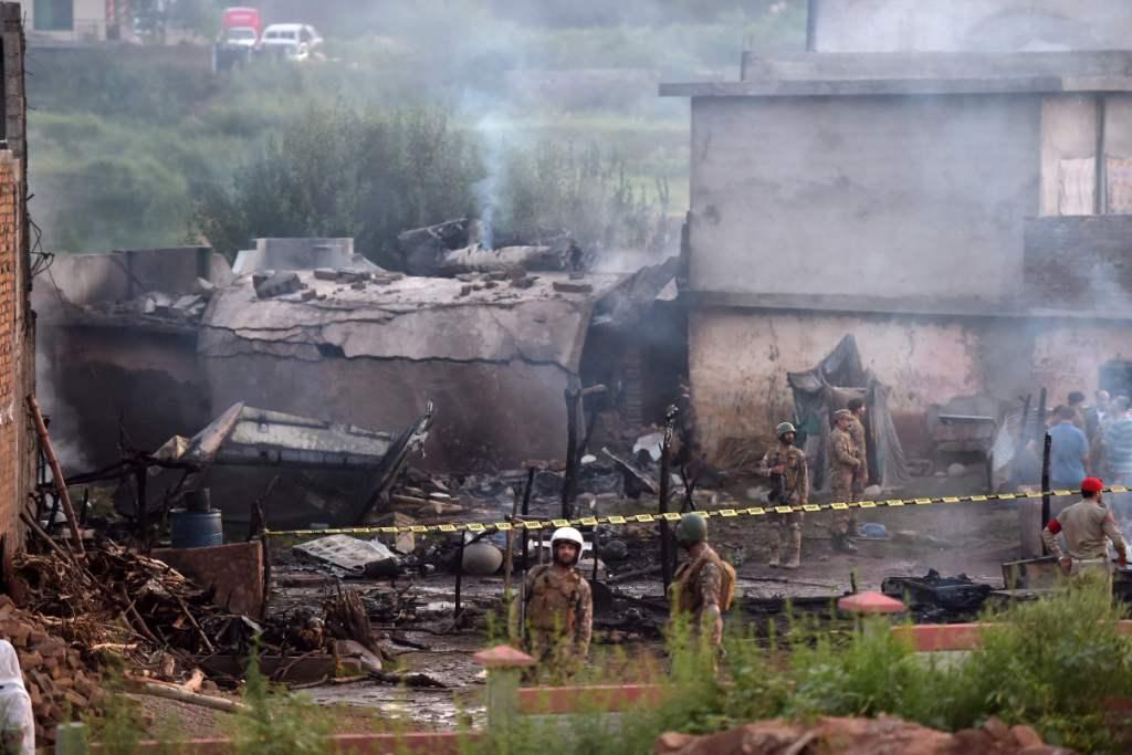 El accidente aéreo dejó a 15 personas muertas (AFP)