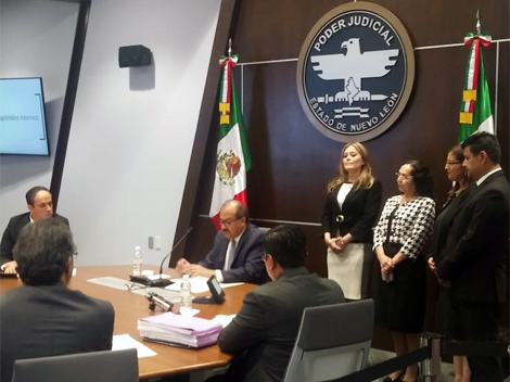 Fueron aprobados por el pleno como magistrados interinos.
