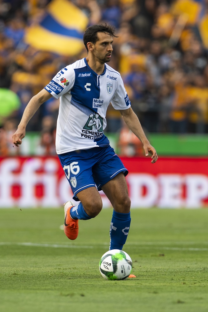 Raúl López en un juego con Pachuca. (Mexsport)