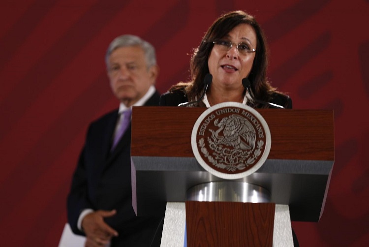 La titular de la Secretaría de Energía (Sener), Rocío Nahle en conferencia con AMLO. Foto: Héctor Tellez