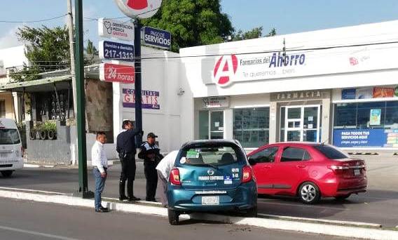 Transporte público sobre el camellón.