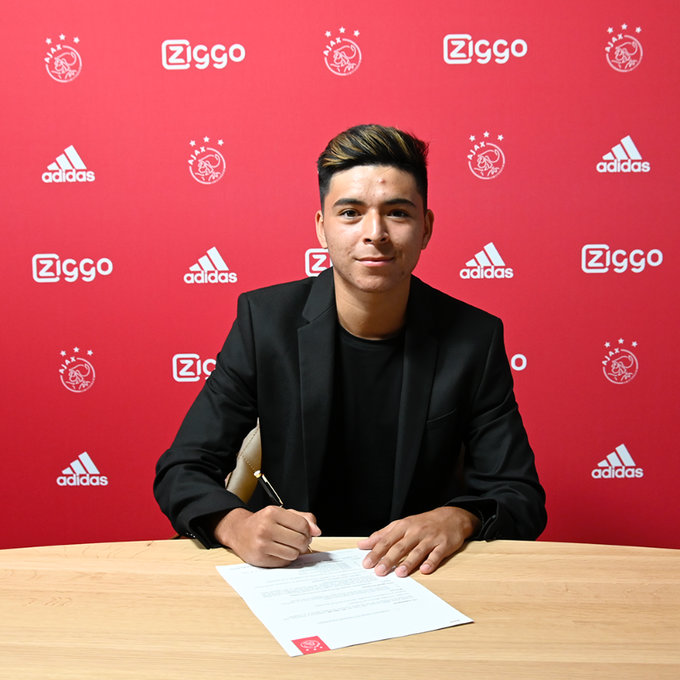 El mexicano Alex Méndez jugará en equipo juvenil del Ajax (Twitter @AFCAjax)