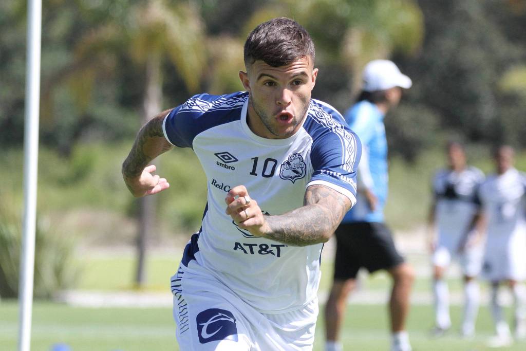 Christian Tabó, delantero del cuadro blanquiazul, confía en sacar un buen resultado sobre el Rebaño Sagrado. (Especial)