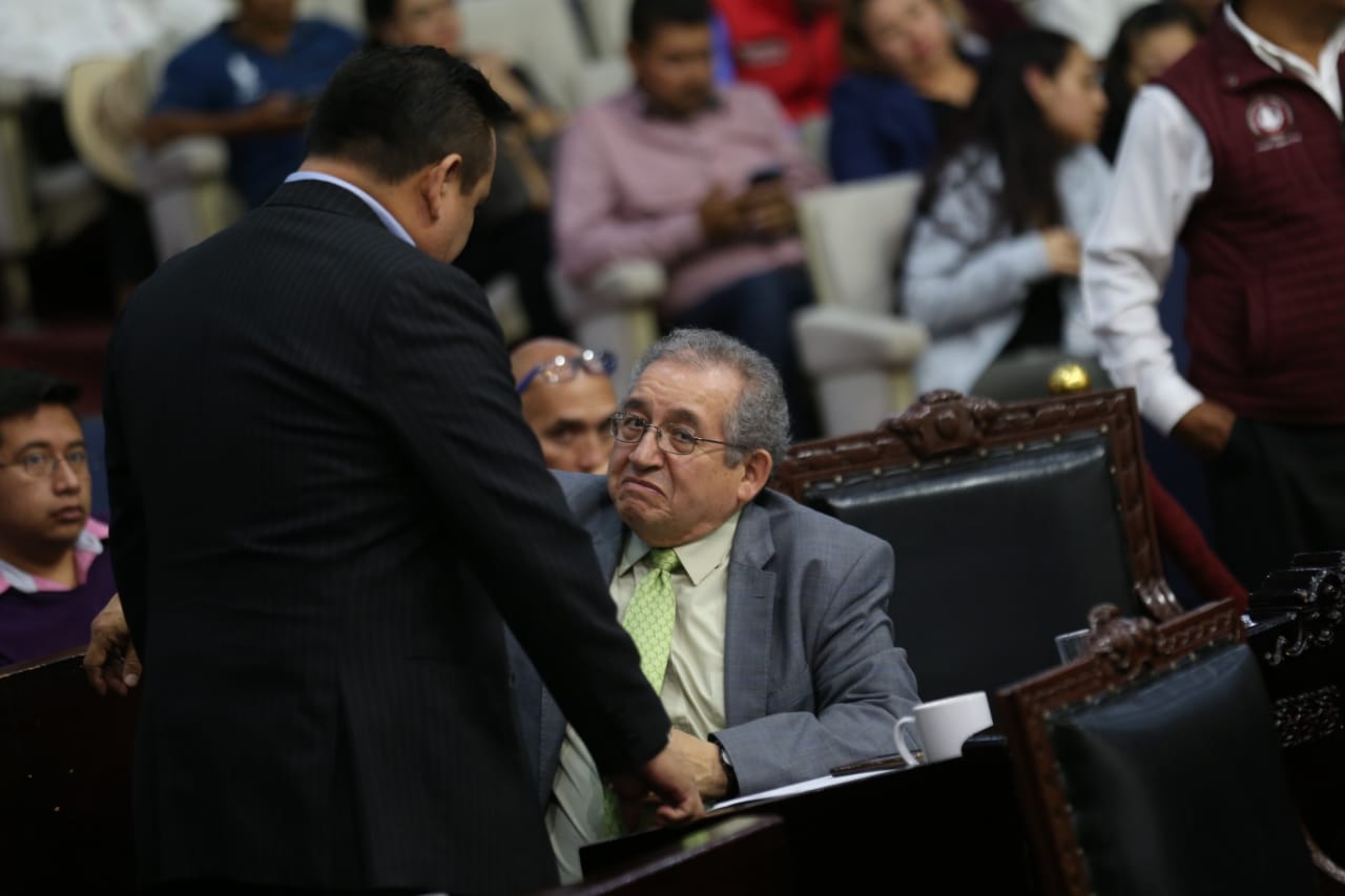 Víctor Osmind Guerrero y Ricardo Baptista previo a la sesión. (Jorge Sánchez)