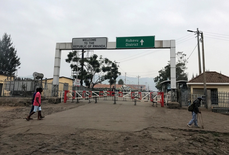 El anuncio del cierre de la frontera se produjo poco después de que se registró un tercer caso de ébola en Goma. (Reuters)