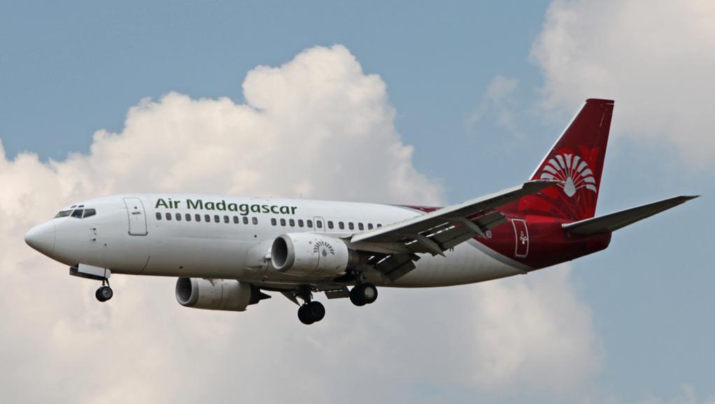 La joven saltó del avión a pesar de que sus compañeros hicieron todo para que no lo hiciera. (Especial)
