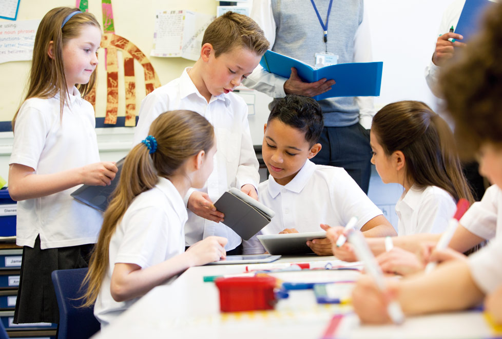 La  teoría educativa de la inclusión  es trascendental hoy en día, pues se incorpora a alumnos con diferentes capacidades (Shutterstock).