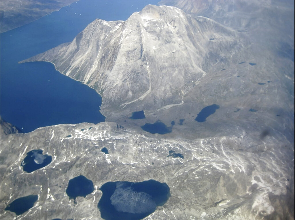 (AP).