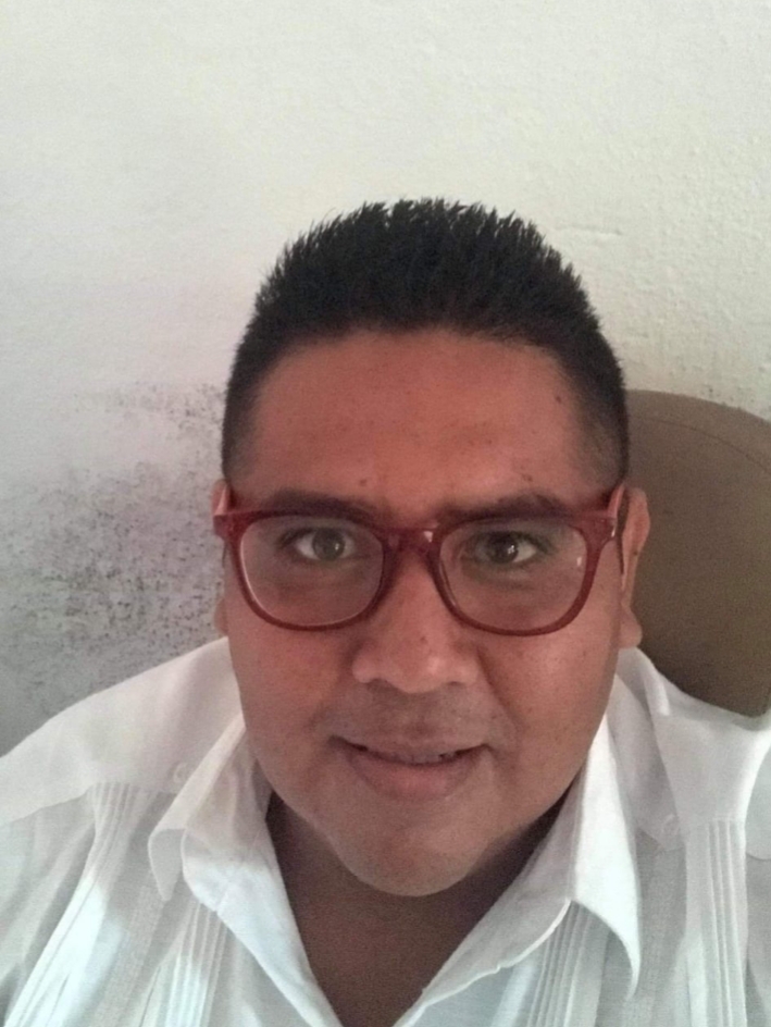 Edgar Alberto Nava López fue asesinado cuando desayunaba en un restaurante.
