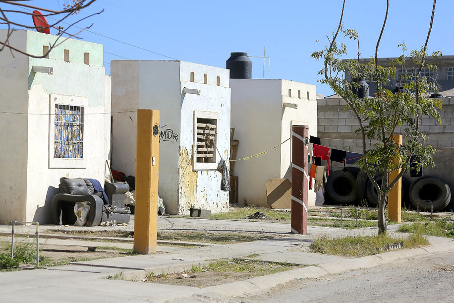Las personas que llegan a ocupar los espacios hasta realizan cambios en los adornos, desde el color de la fachada hasta quitar ventanas. (Milenio Digi