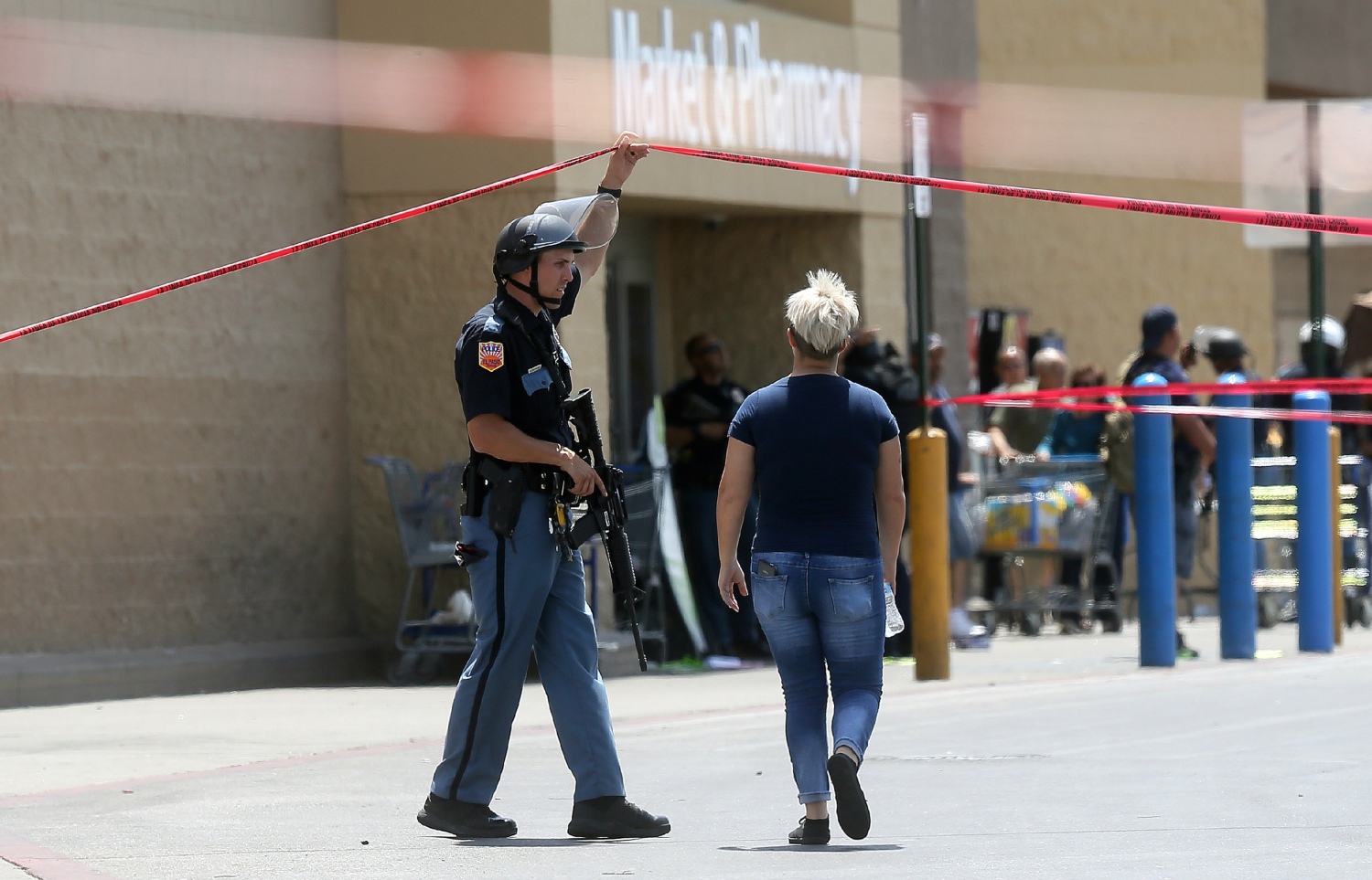 Autoridades de El Paso informaron que fue un sólo atacante el que disparó en el centro comercial. (AP)