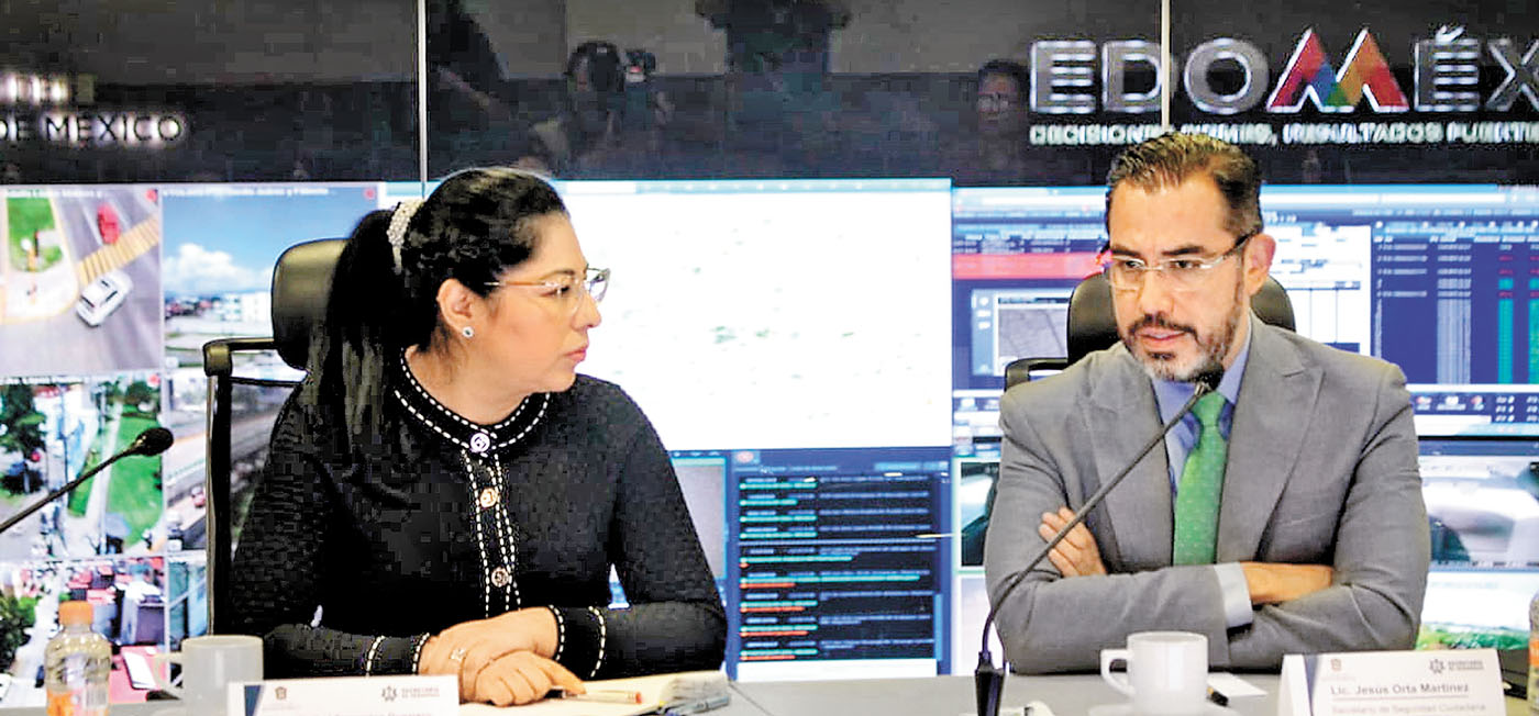 Los funcionarios mexiquense y capitalino se reunieron en privado en la sala de crisis del C5 en el Estado de México. (Especial)